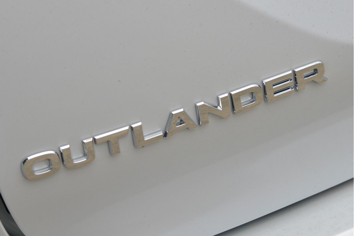 2024 Mitsubishi Outlander PHEV Exceed Tourer ZM