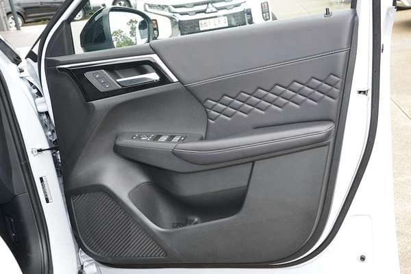 2024 Mitsubishi Outlander PHEV GSR ZM
