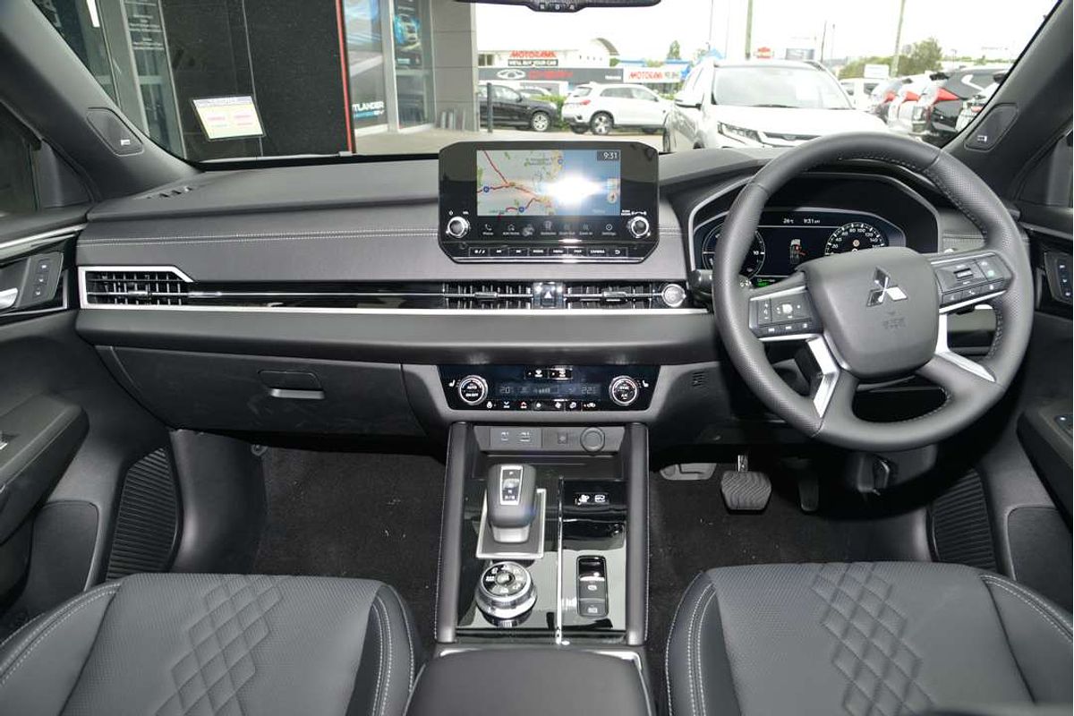 2024 Mitsubishi Outlander PHEV GSR ZM