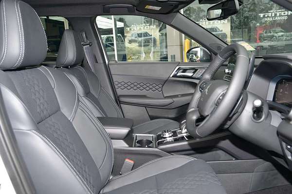 2024 Mitsubishi Outlander PHEV GSR ZM