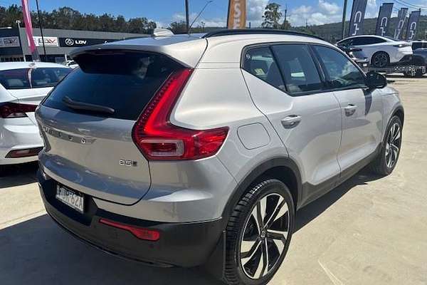 2023 Volvo XC40 Ultimate B5 Dark
