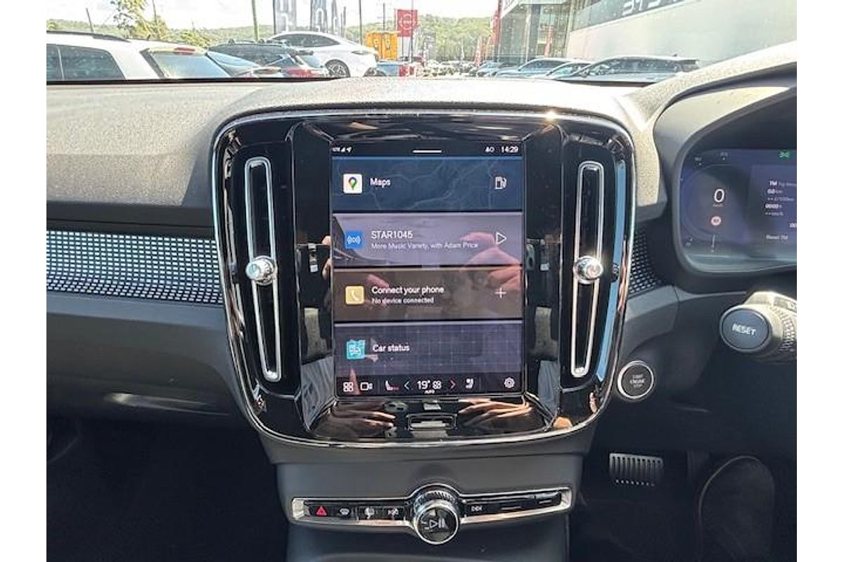 2023 Volvo XC40 Ultimate B5 Dark