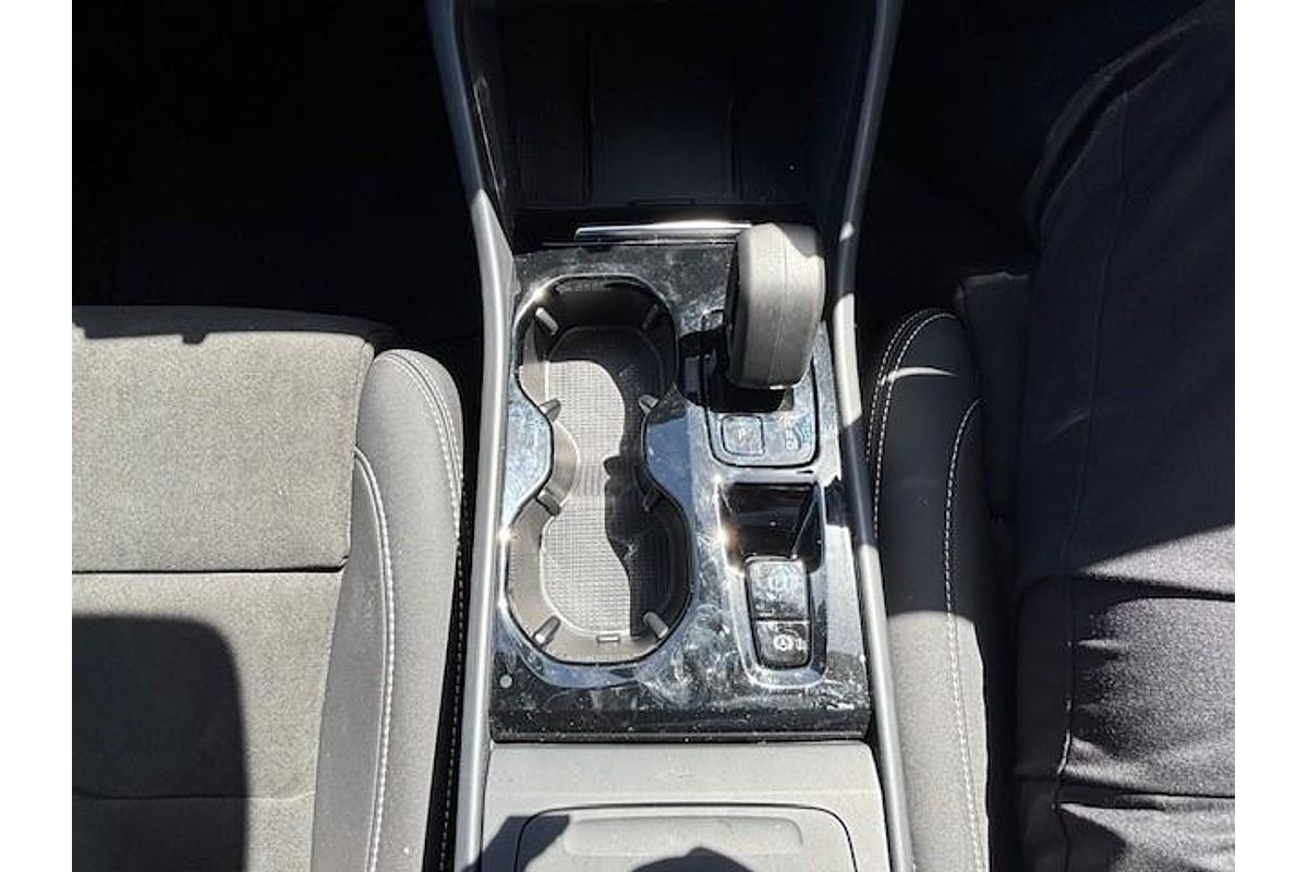 2023 Volvo XC40 Ultimate B5 Dark
