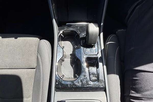2023 Volvo XC40 Ultimate B5 Dark
