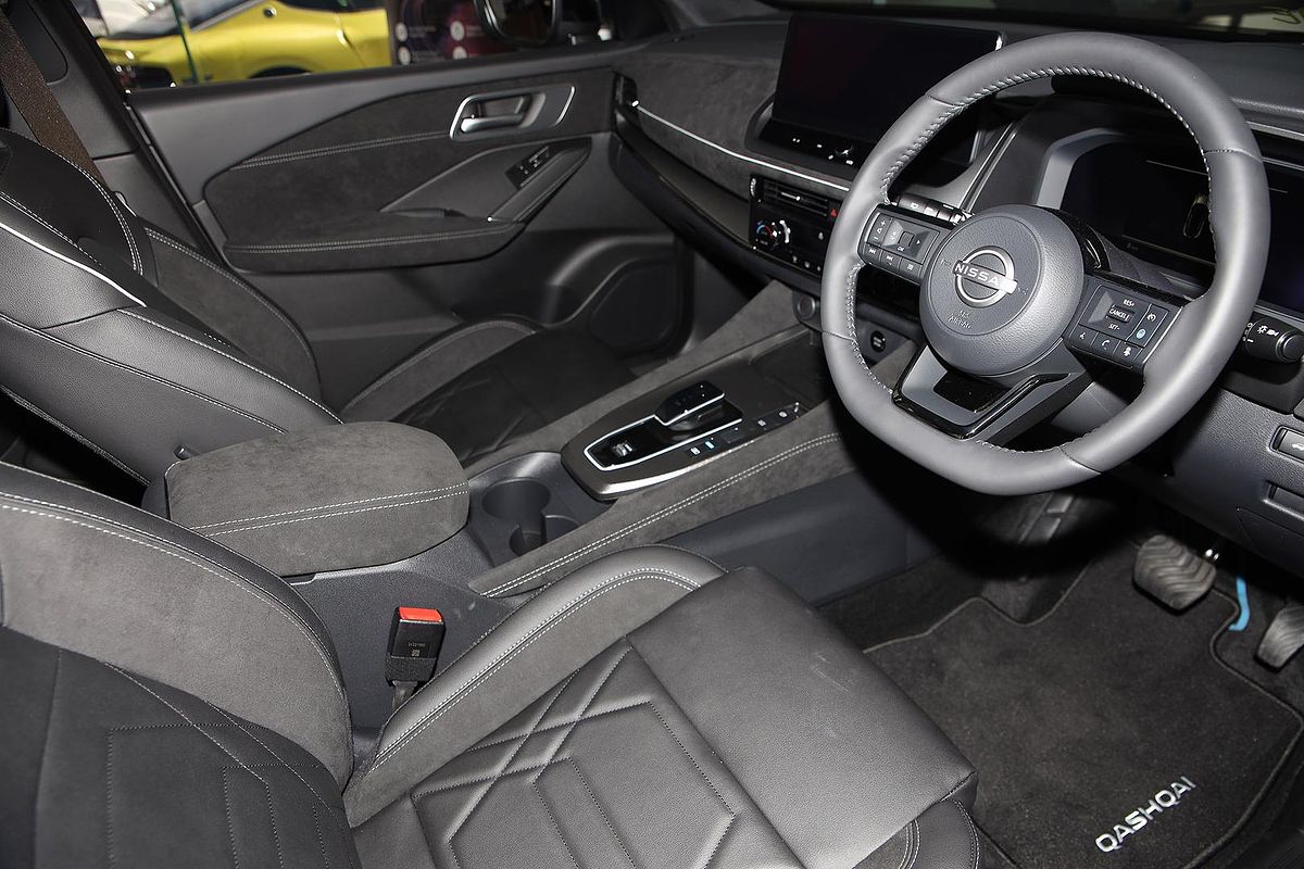 2025 Nissan QASHQAI N-DESIGN e-POWER J12
