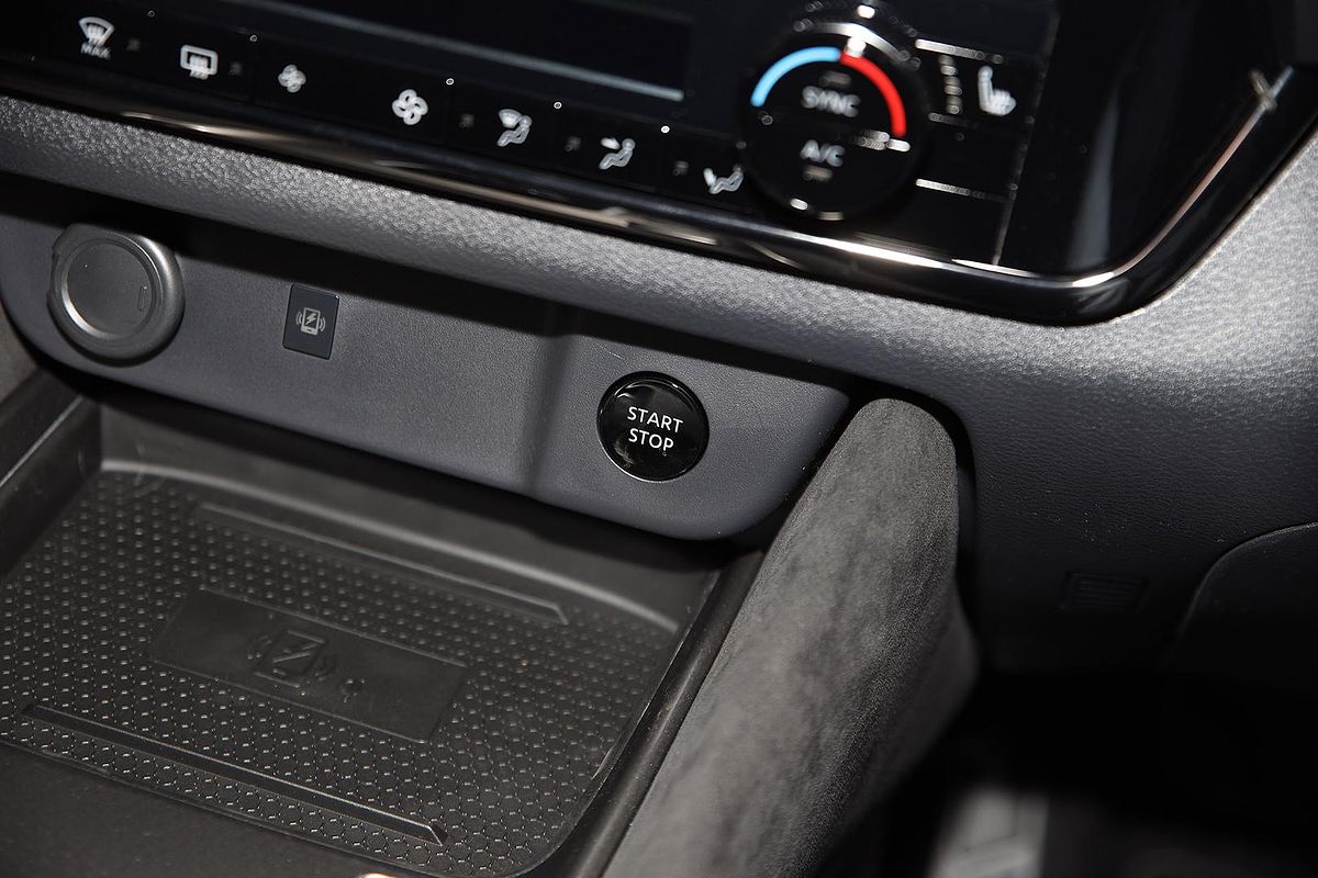 2025 Nissan QASHQAI N-DESIGN e-POWER J12