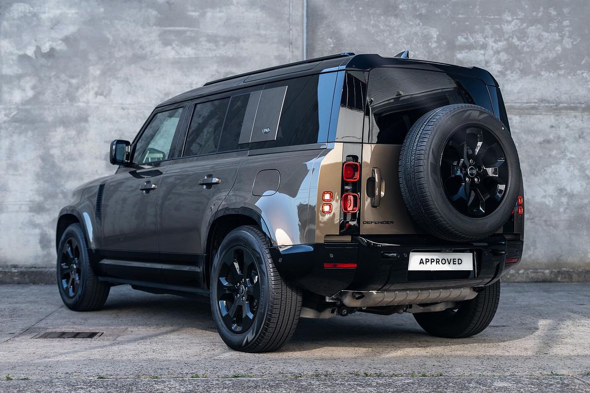 2023 Land Rover Defender 110 P400e X-Dynamic SE L663
