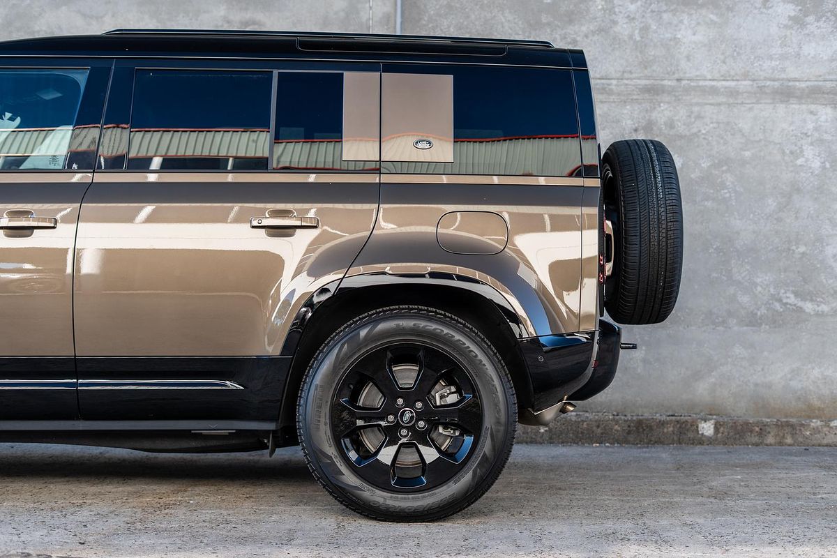 2023 Land Rover Defender 110 P400e X-Dynamic SE L663