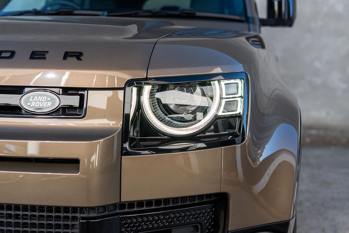 2023 Land Rover Defender 110 P400e X-Dynamic SE L663