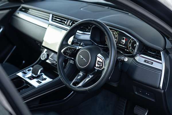 2023 Jaguar F-PACE P250 R-Dynamic SE X761