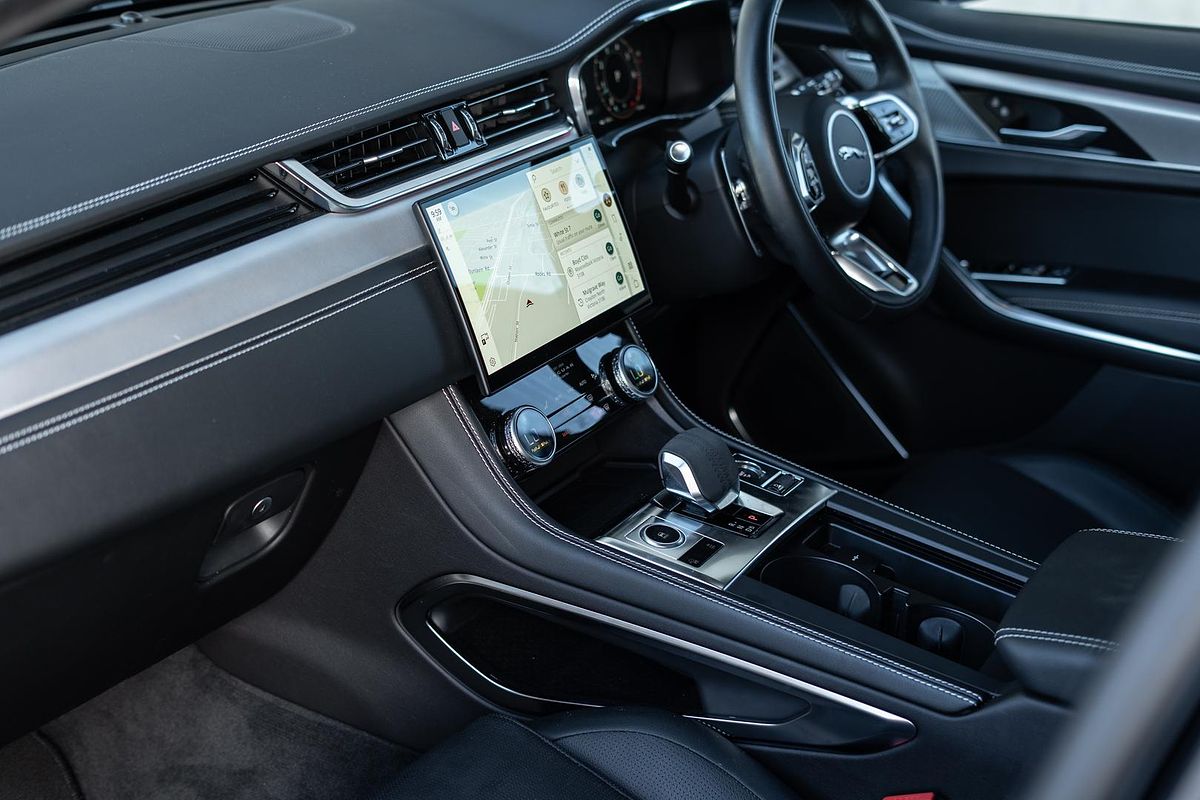 2023 Jaguar F-PACE P250 R-Dynamic SE X761