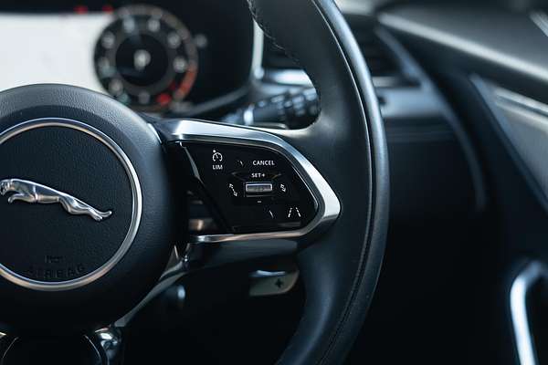 2023 Jaguar F-PACE P250 R-Dynamic SE X761