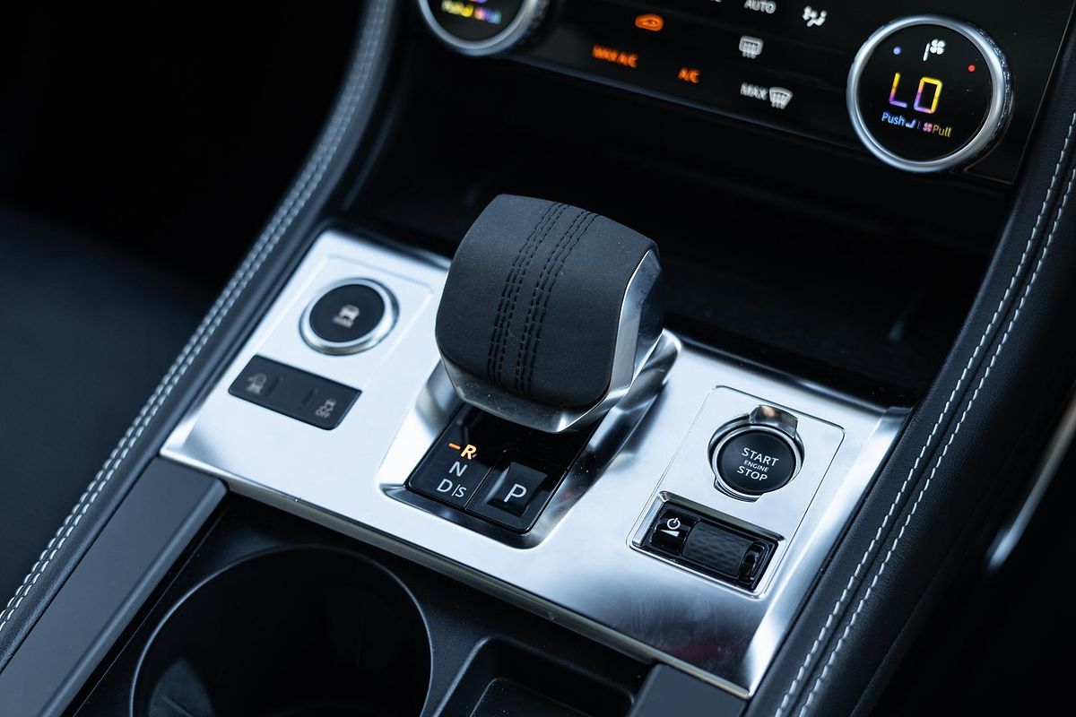 2023 Jaguar F-PACE P250 R-Dynamic SE X761