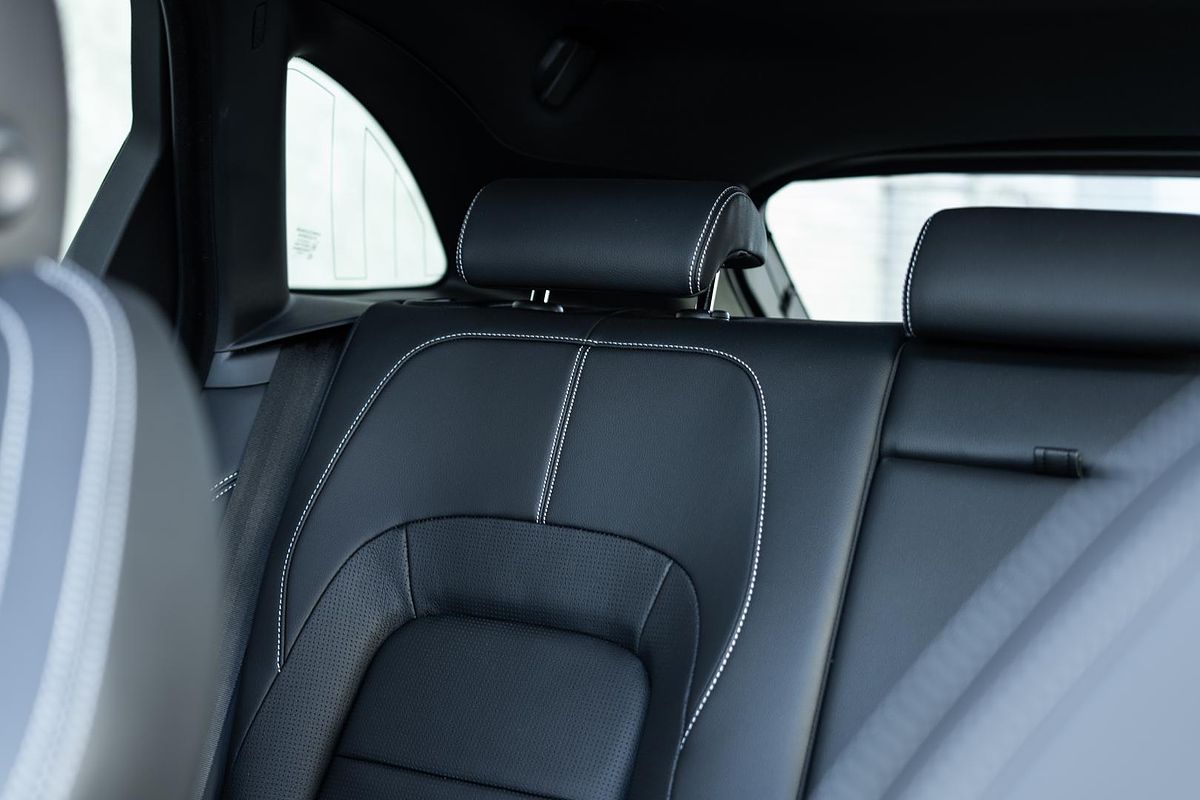 2023 Jaguar F-PACE P250 R-Dynamic SE X761