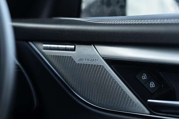 2023 Jaguar F-PACE P250 R-Dynamic SE X761
