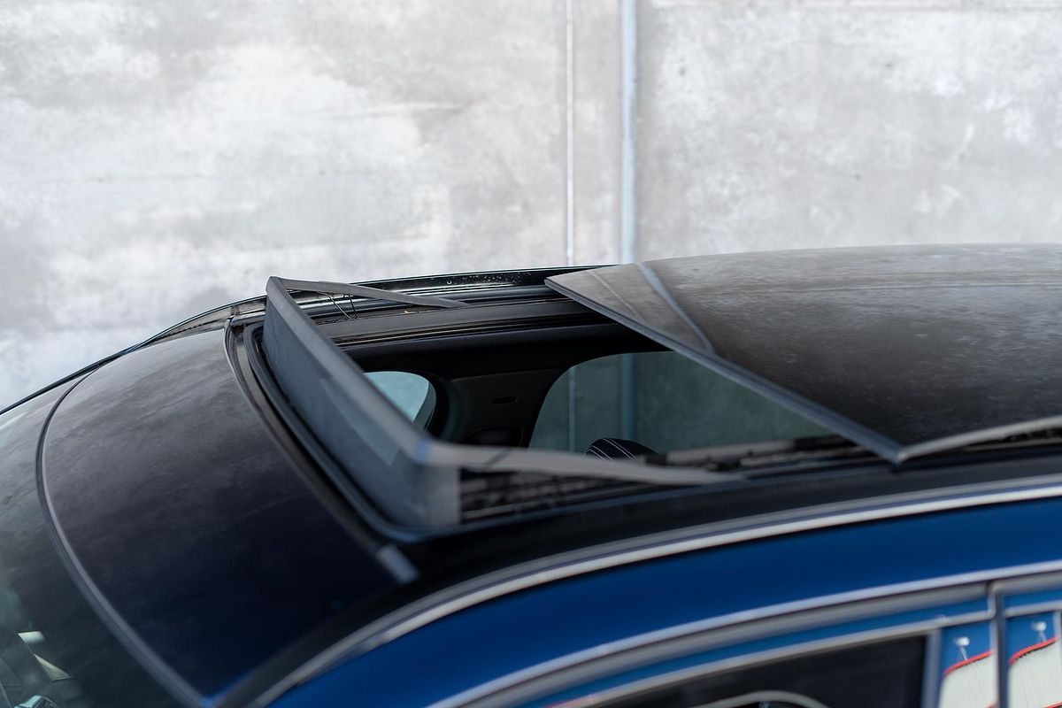 2023 Jaguar F-PACE P250 R-Dynamic SE X761
