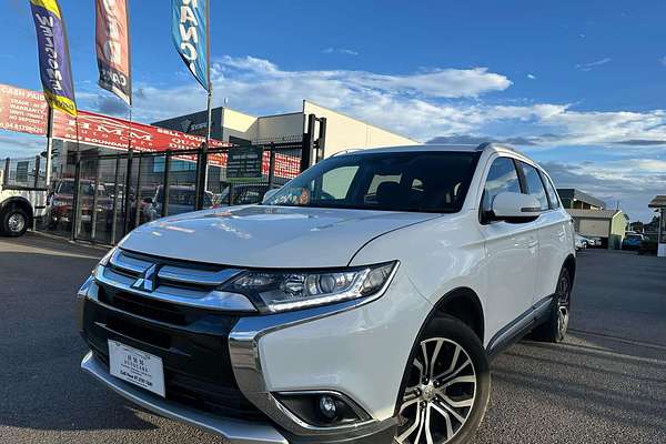 2017 Mitsubishi Outlander LS Safety Pack ZK
