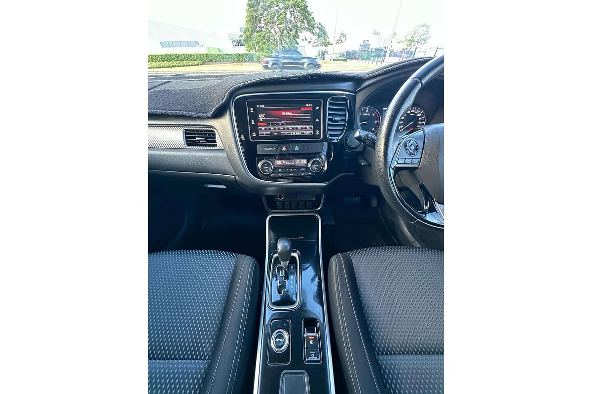 2017 Mitsubishi Outlander LS Safety Pack ZK