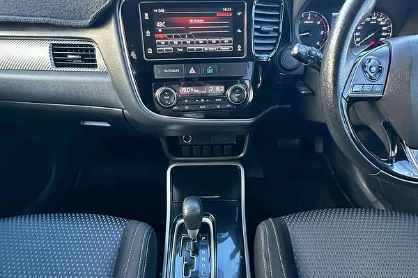 2017 Mitsubishi Outlander LS Safety Pack ZK