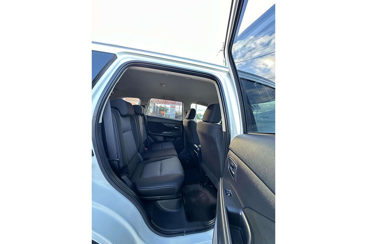 2017 Mitsubishi Outlander LS Safety Pack ZK
