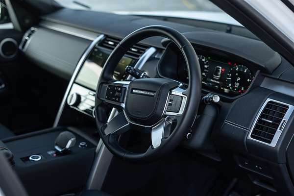 2023 Land Rover Discovery D300 Dynamic HSE Series 5