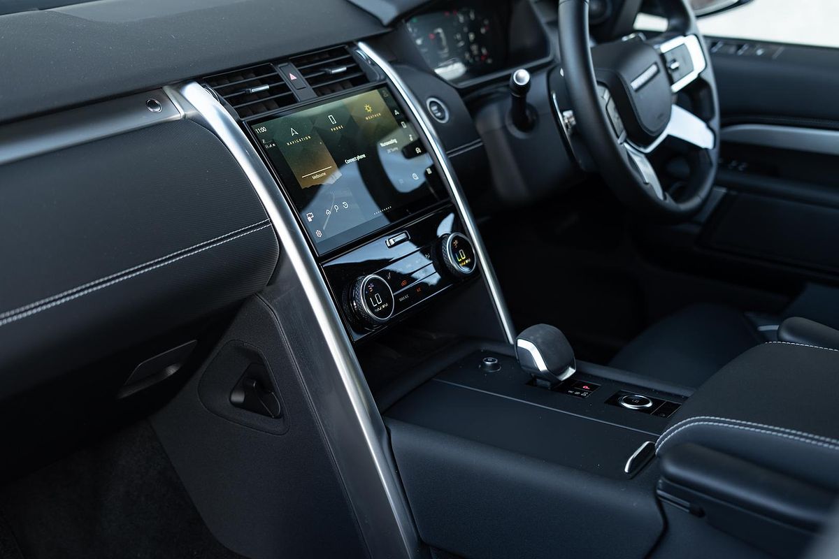 2023 Land Rover Discovery D300 Dynamic HSE Series 5