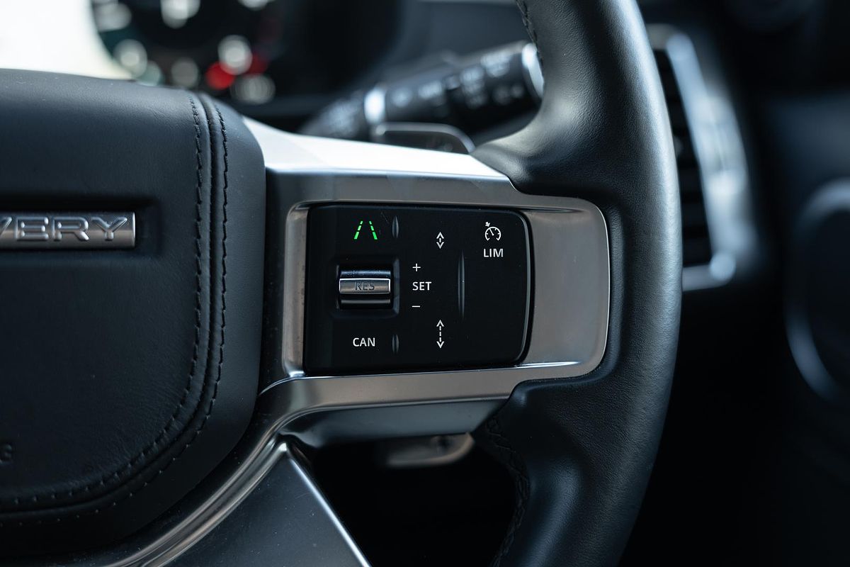 2023 Land Rover Discovery D300 Dynamic HSE Series 5
