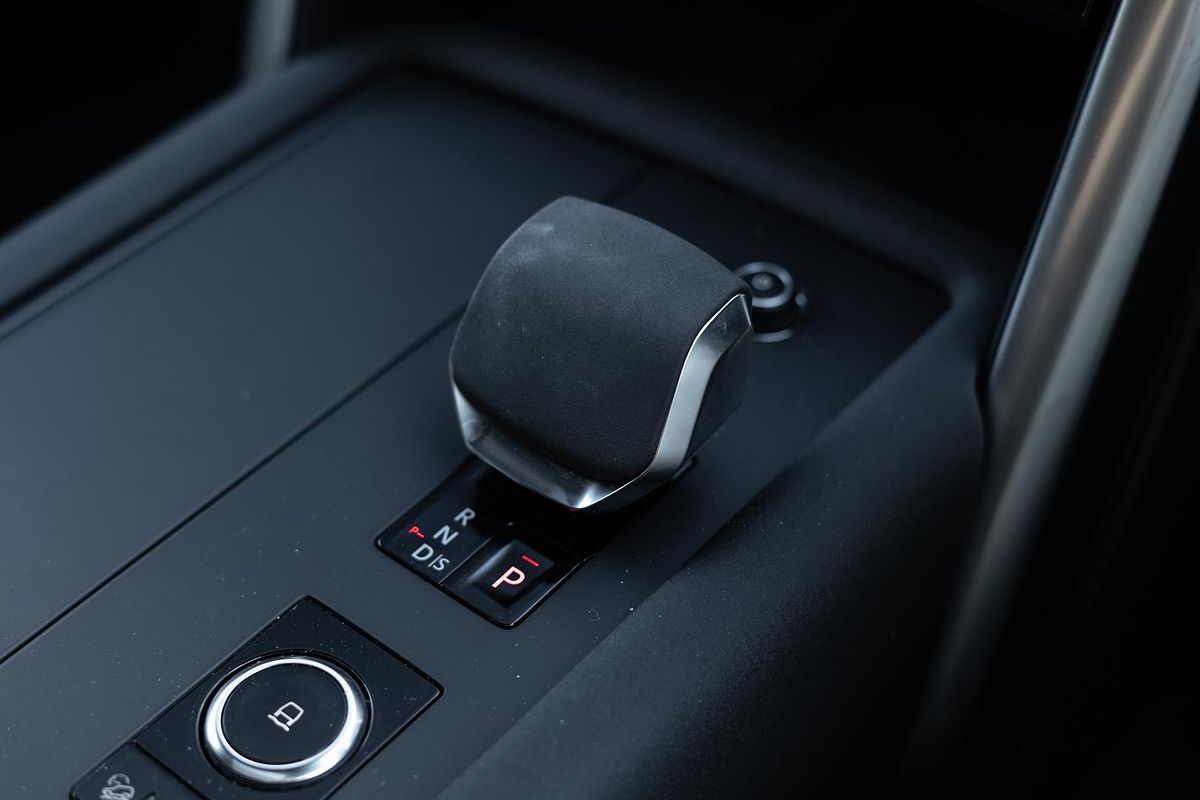 2023 Land Rover Discovery D300 Dynamic HSE Series 5