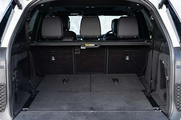 2023 Land Rover Discovery D300 Dynamic HSE Series 5