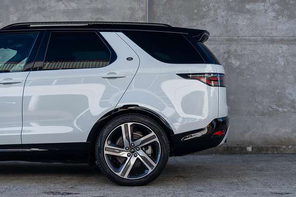 2023 Land Rover Discovery D300 Dynamic HSE Series 5