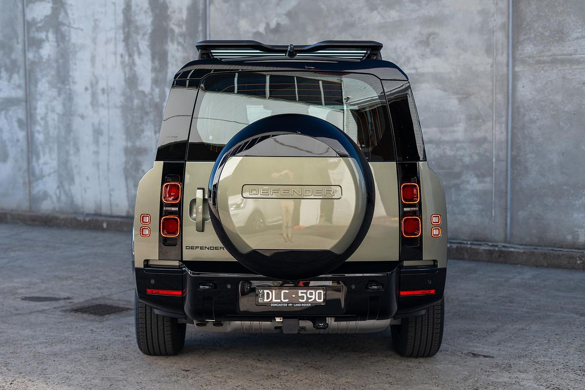 2024 Land Rover Defender 130 D350 X-Dynamic SE L663