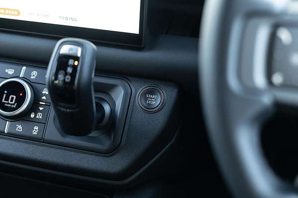2024 Land Rover Defender 130 D350 X-Dynamic SE L663