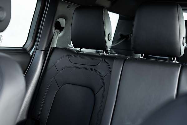 2024 Land Rover Defender 130 D350 X-Dynamic SE L663