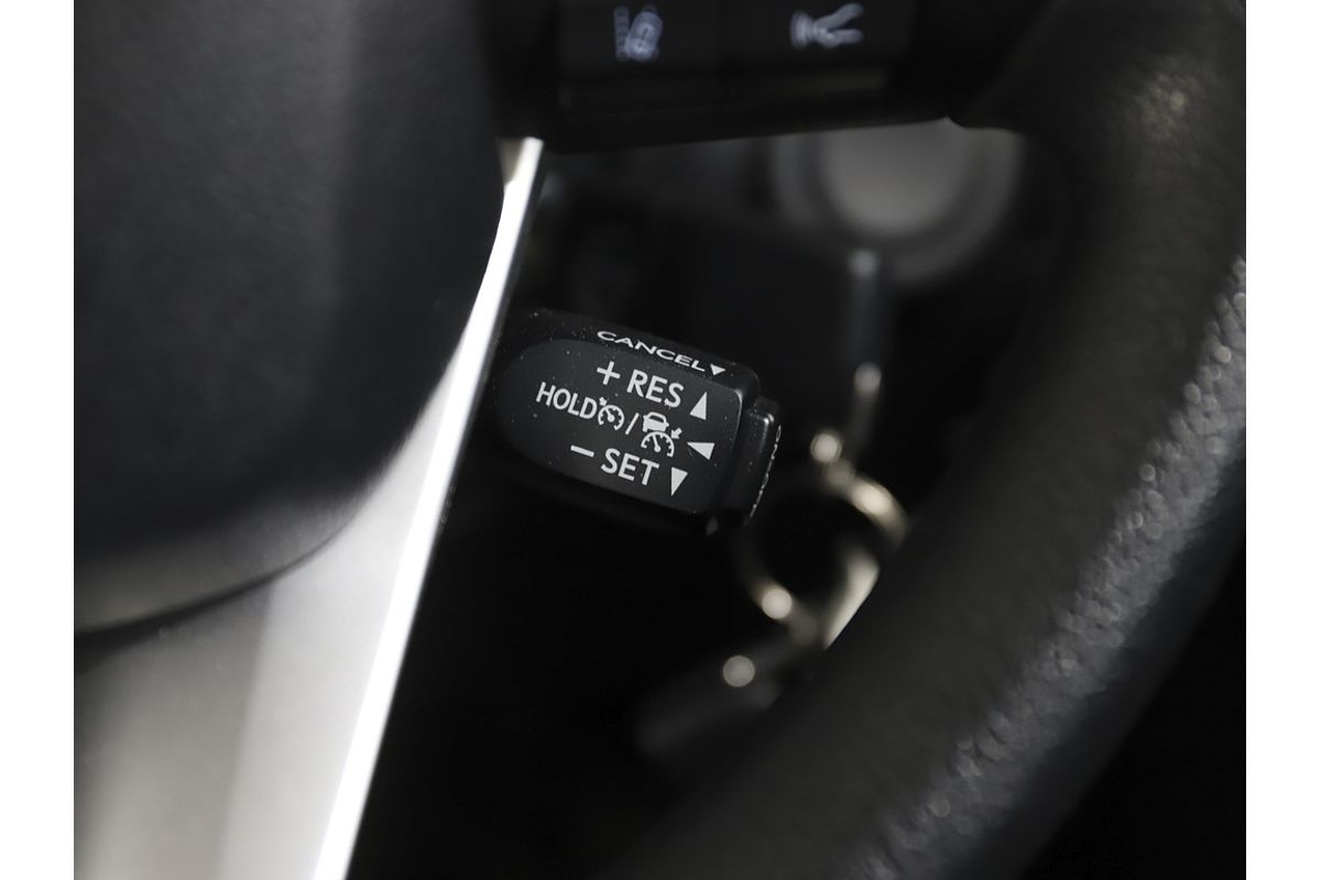 Hilux 4x2 Workmate 2.7L Petrol Automatic Single Cab C/C C227710 001