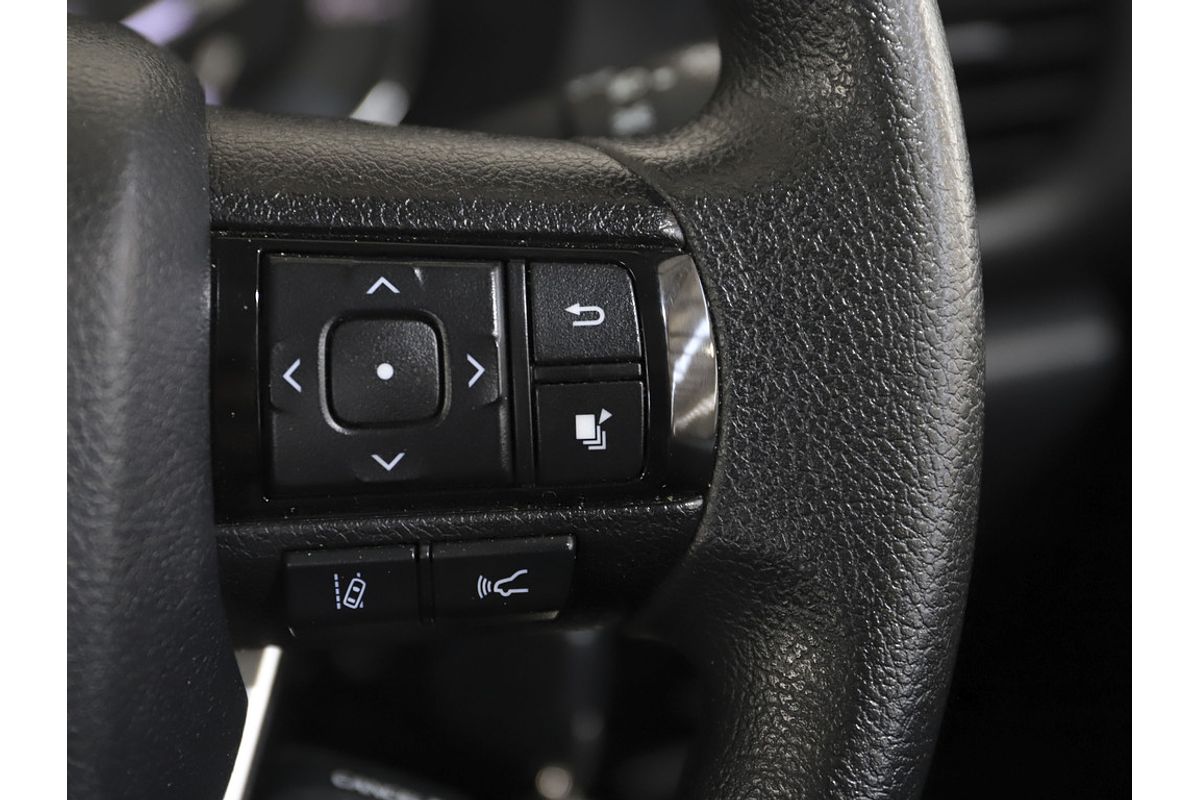 Hilux 4x2 Workmate 2.7L Petrol Automatic Single Cab C/C C227710 001
