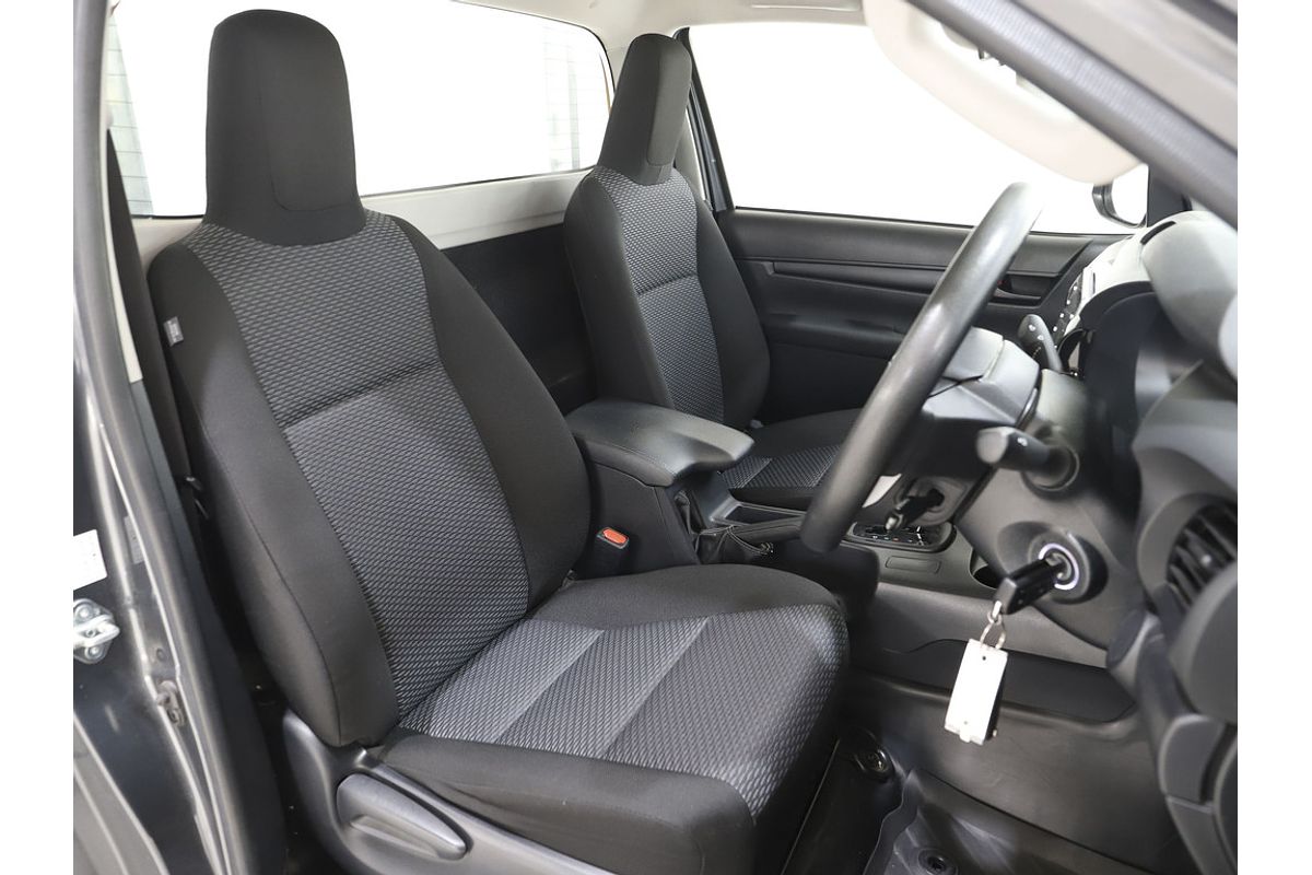 Hilux 4x2 Workmate 2.7L Petrol Automatic Single Cab C/C C227710 001
