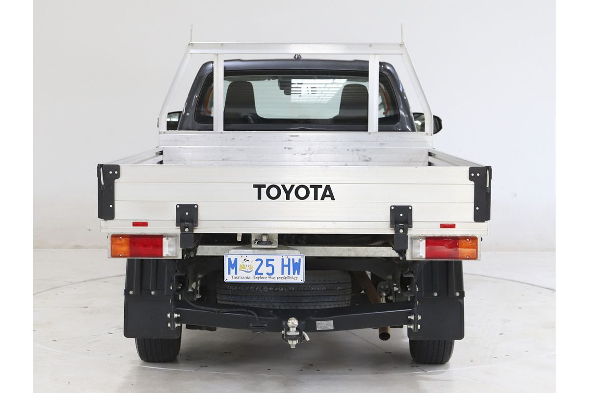 Hilux 4x2 Workmate 2.7L Petrol Automatic Single Cab C/C C227710 001