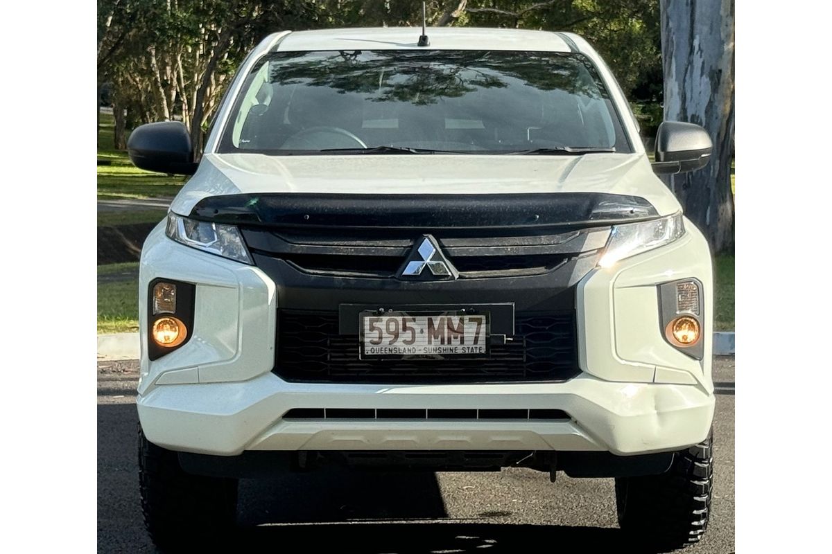 2022 Mitsubishi Triton GLX MR 4X4