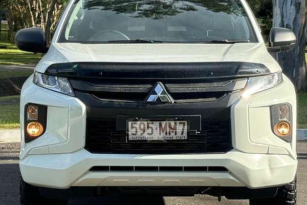 2022 Mitsubishi Triton GLX MR 4X4