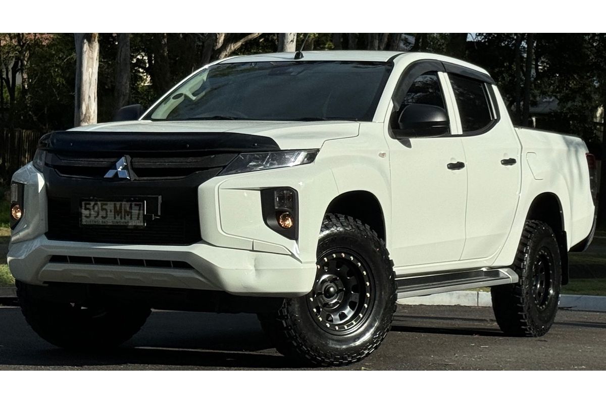 2022 Mitsubishi Triton GLX MR 4X4