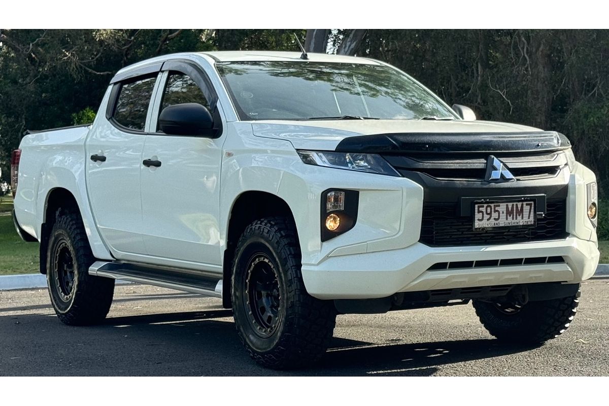 2022 Mitsubishi Triton GLX MR 4X4
