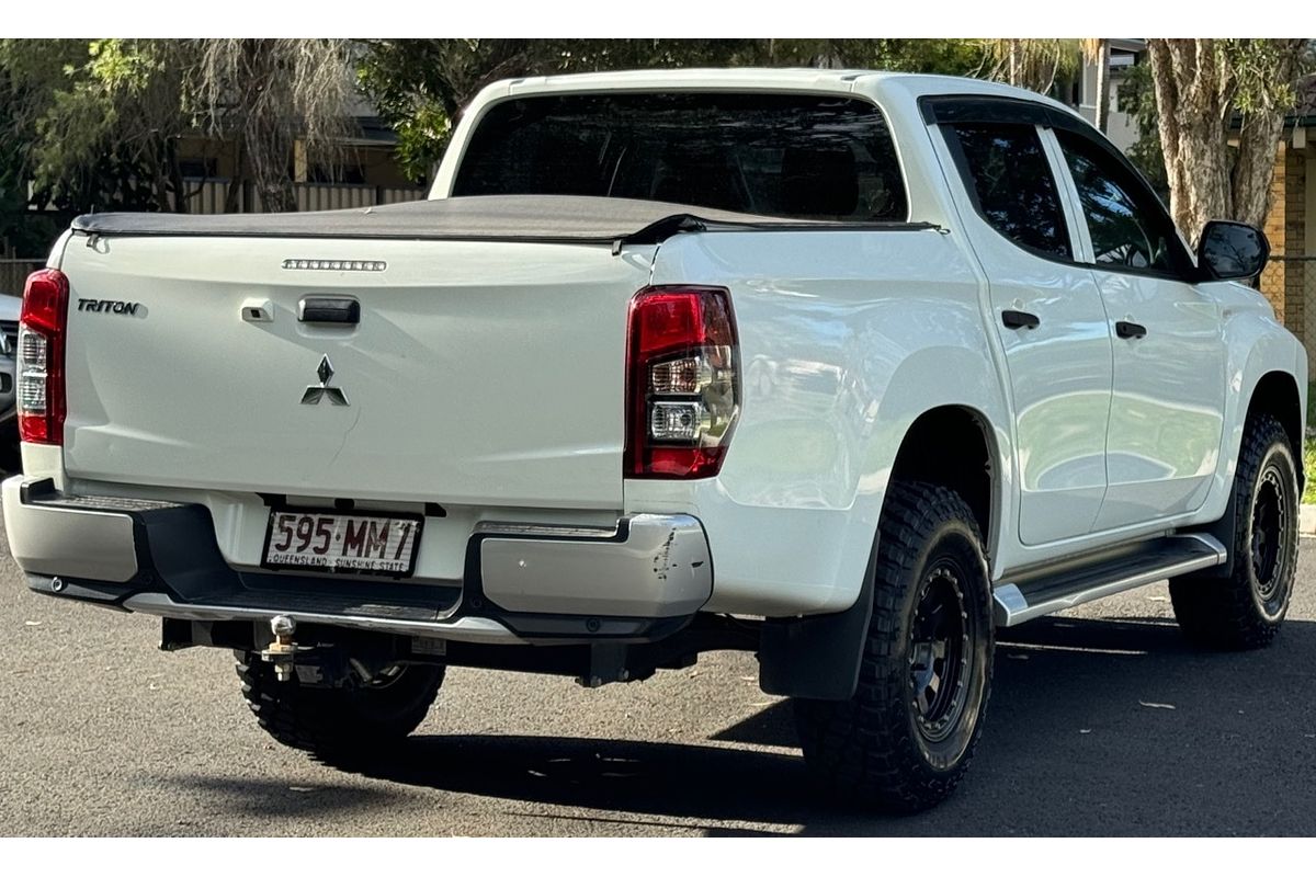 2022 Mitsubishi Triton GLX MR 4X4