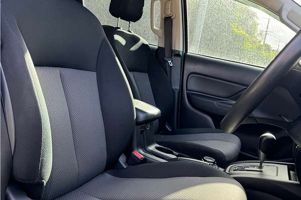 2022 Mitsubishi Triton GLX MR 4X4
