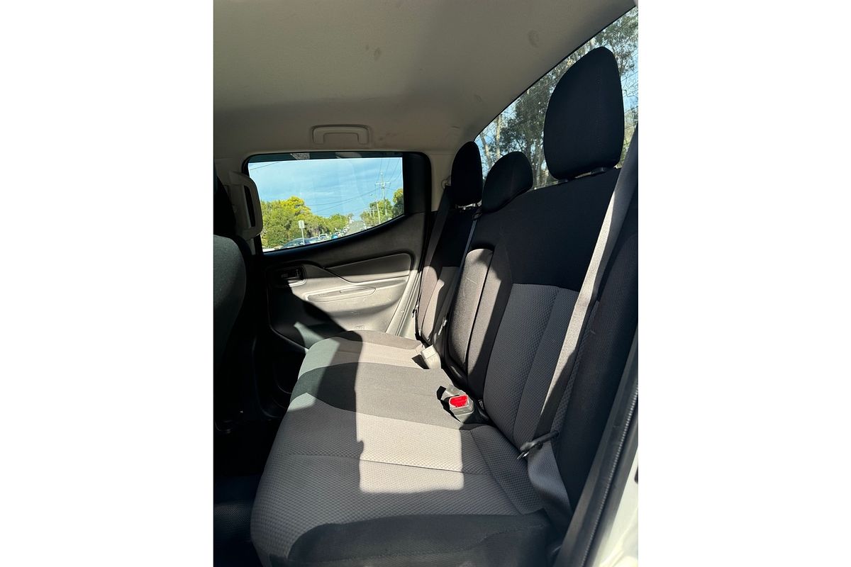 2022 Mitsubishi Triton GLX MR 4X4