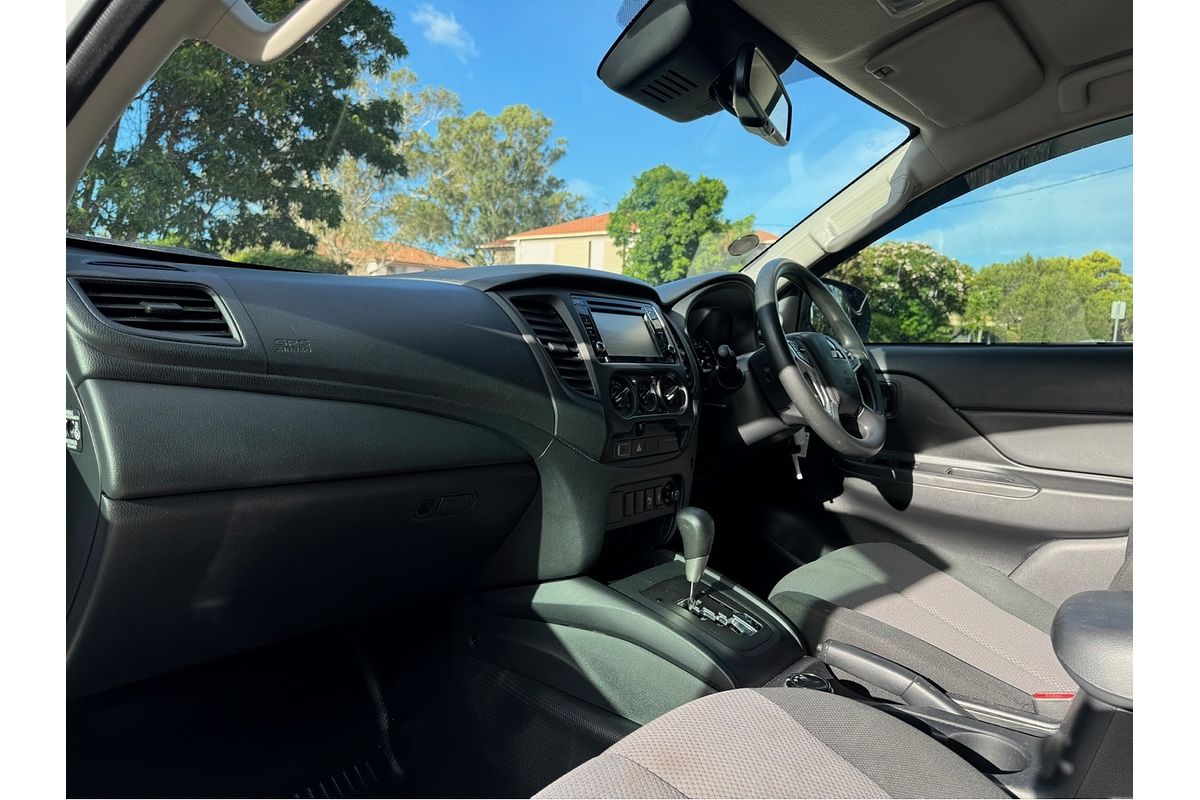 2022 Mitsubishi Triton GLX MR 4X4