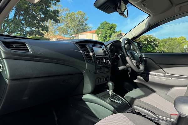 2022 Mitsubishi Triton GLX MR 4X4