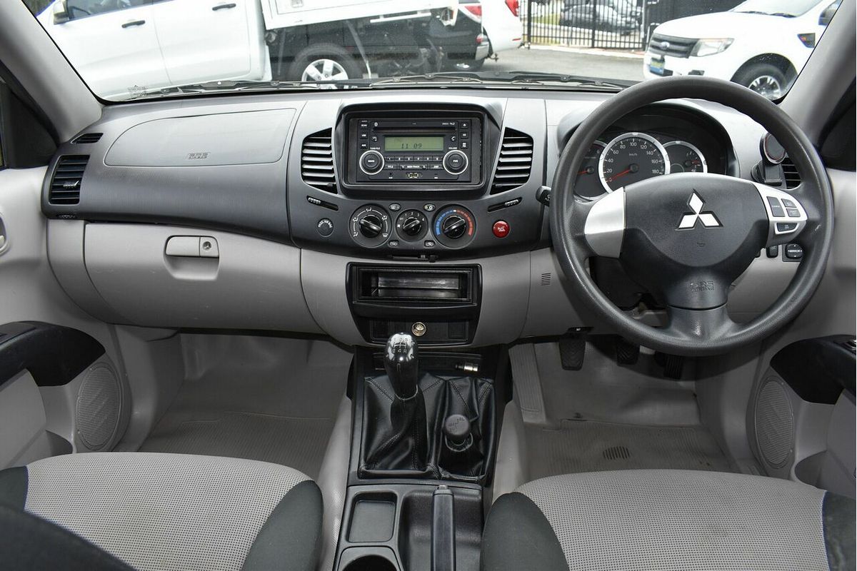2013 Mitsubishi Triton GLX MN 4X4