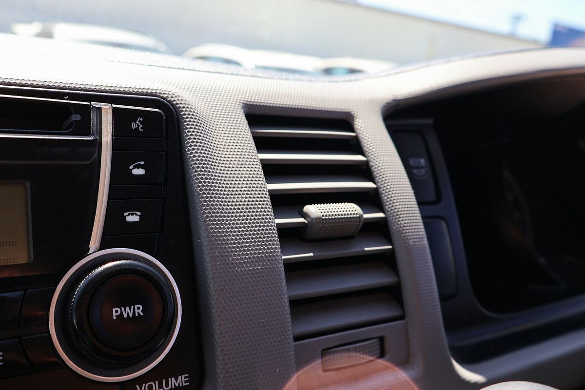 2012 Toyota Hiace Commuter KDH223R