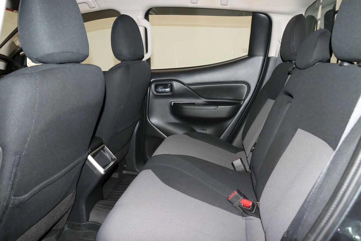 2021 Mitsubishi Triton GLX MR 4X4