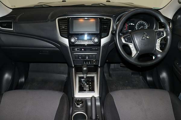 2021 Mitsubishi Triton GLX MR 4X4